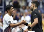 Djokovic "sobrevive" y logra una haza&ntilde;a hist&oacute;rica en los Grand Slams, pero con dudas sobre su forma f&iacute;sica
