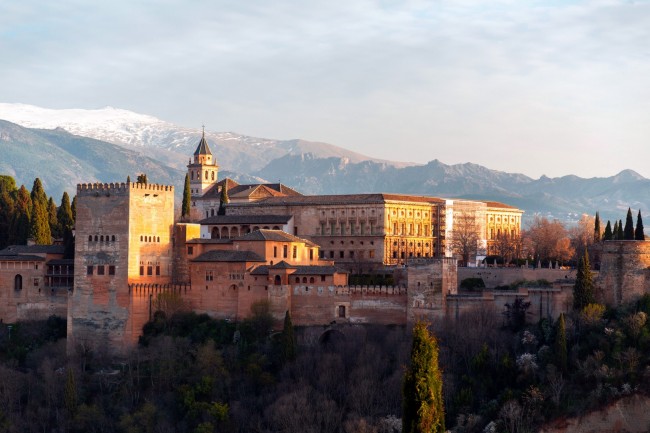 Granada sufre un segundo terremoto de 4,8 en menos de una semana; se evacúa la Alhambra