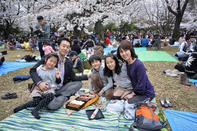 La tasa de natalidad de Japón alcanza su mínimo histórico en 2024