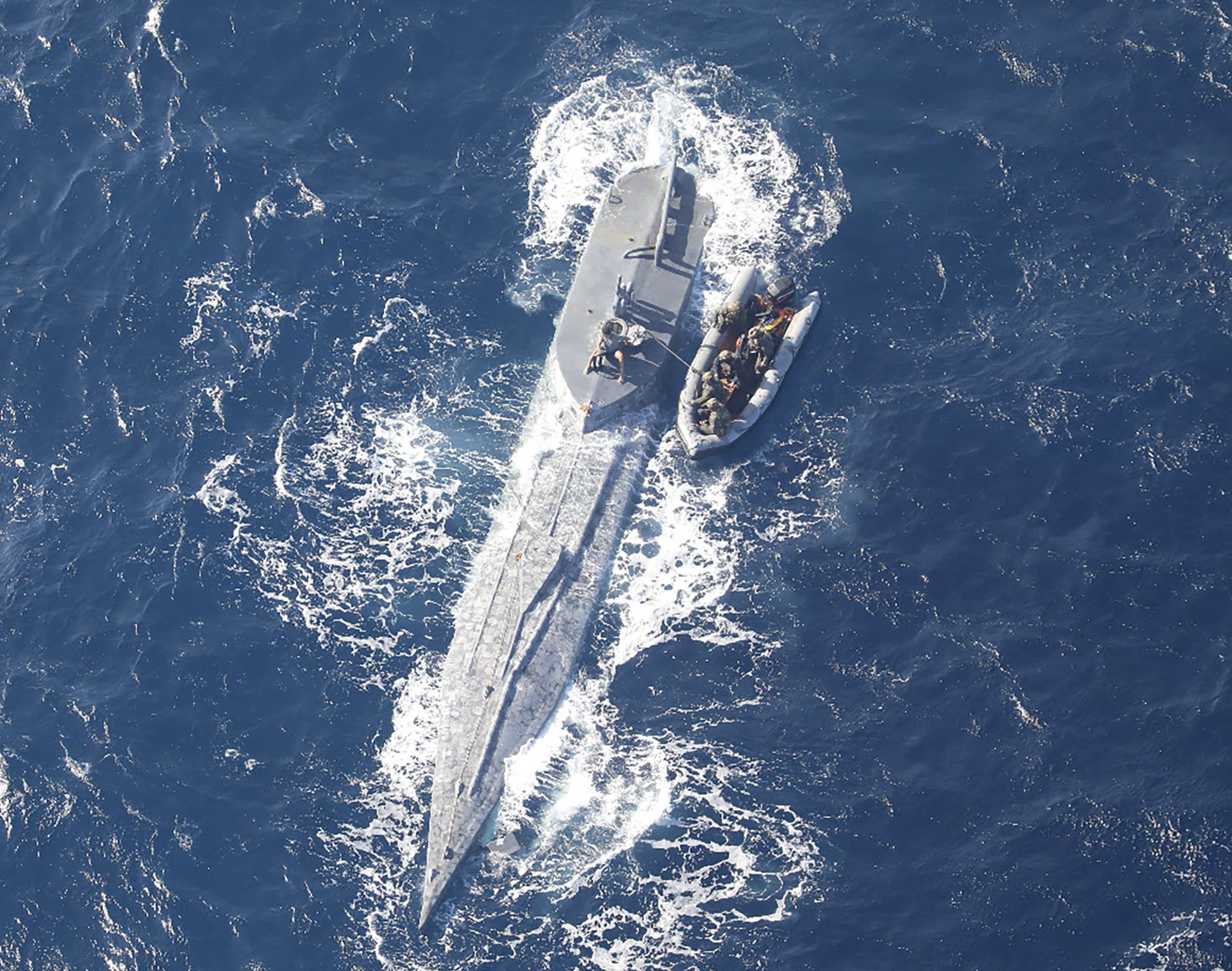 Portugal intercepta un alijo récord de cocaína a bordo de un narcosubmarino con destino a Europa
