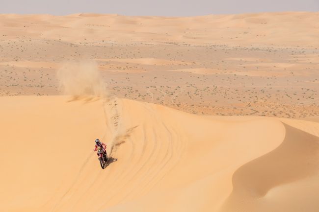 Arranca el Rally Dakar: dos semanas de intensa carrera bajo el sol saudí