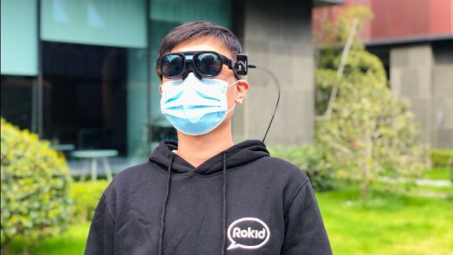 La policía china patrulla con realidad aumentada para detectar personas con fiebre