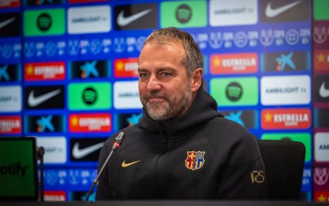 Hansi Flick defiende a Carlo Ancelotti: "No es agradable ver lo que le está pasando"