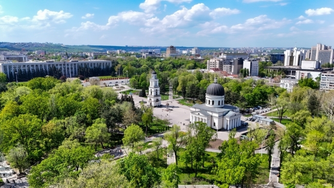 La Unión Europea y Rusia se disputan Moldavia en unas elecciones que podrían definir el futuro de ambos bloques.