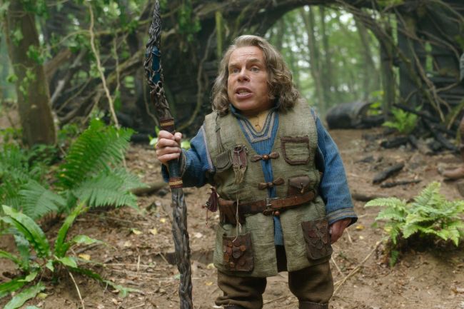 Warwick Davis recibe un título honorífico de la Casa Real Británica (OBE) por su activismo y su "notable carrera como actor"