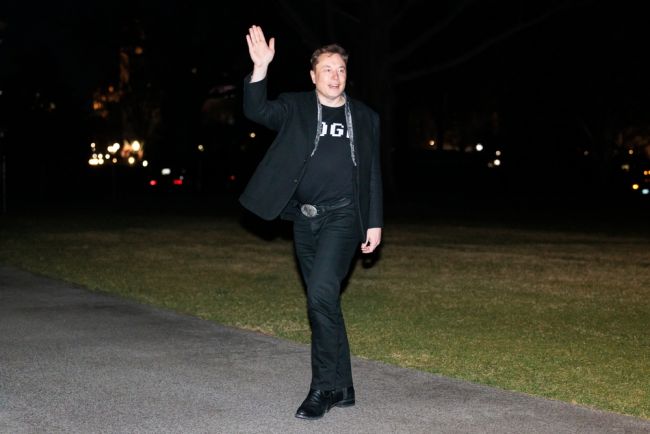 Musk ataca a los legisladores por la ley de gastos de Trump