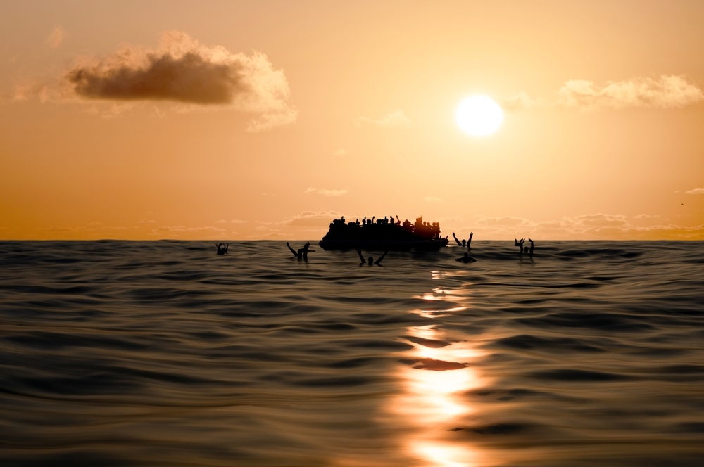 Al menos 53 muertos o desaparecidos tras zozobrar una embarcación de migrantes frente a las costas de Libia.