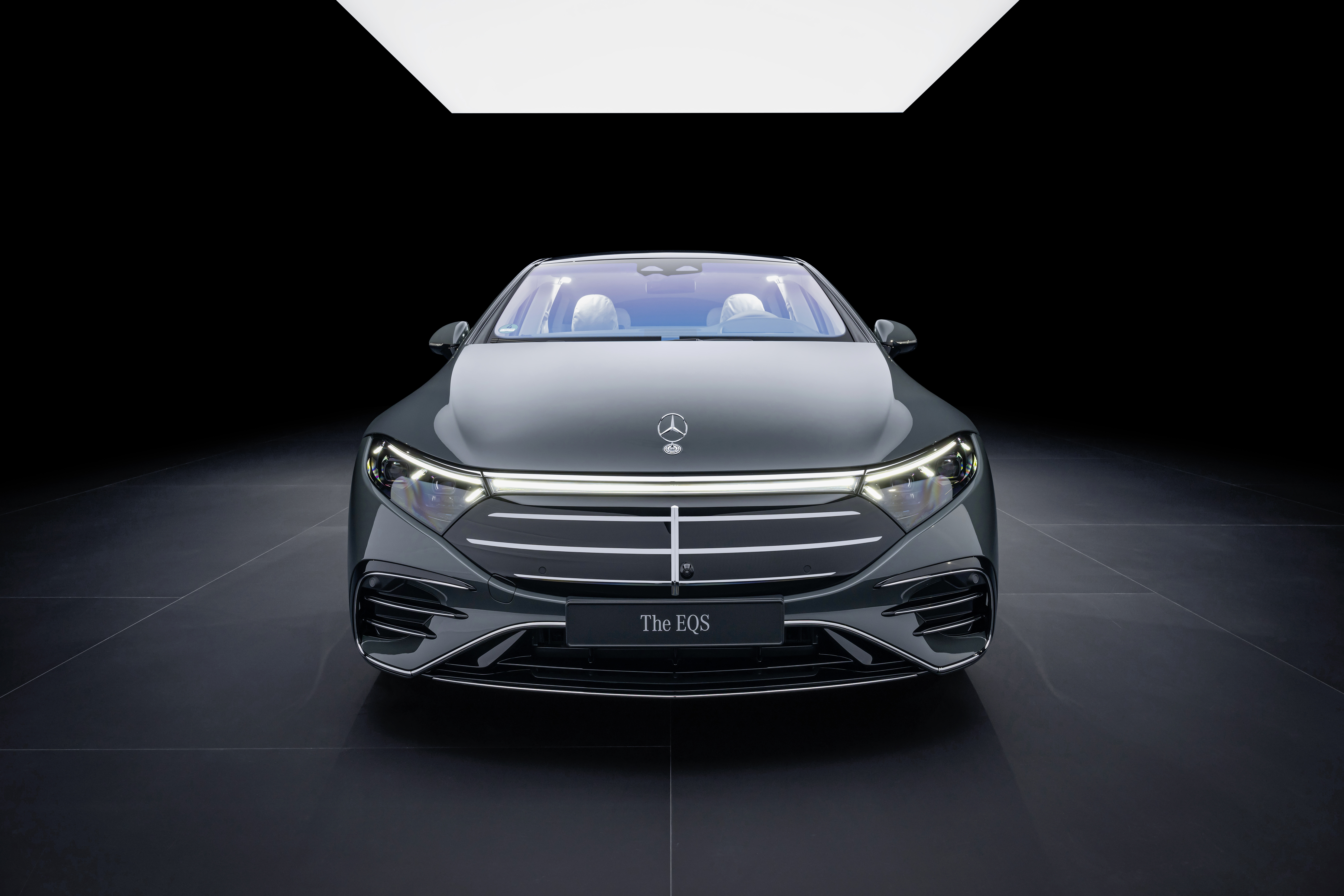 Mercedes-Benz actualiza su EQS permitiéndole superar los 800 km de autonomía.
