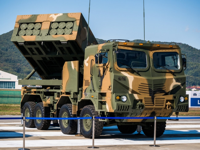 Noruega respalda un programa de 2.000 millones de dólares para adquirir sistemas de artillería de largo alcance de Corea del Sur