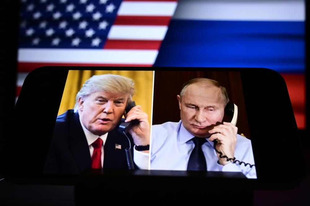 Trump y Putin hablan de guerra y paz durante una llamada telefónica