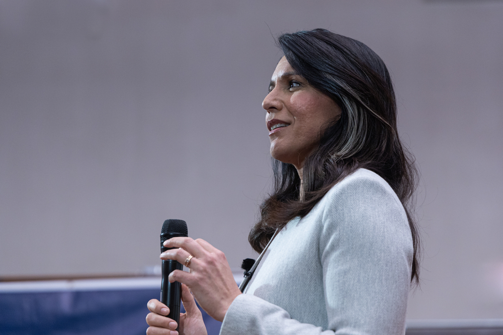 Trump tiene "plena confianza" en la nueva jefa de Inteligencia, Tulsi Gabbard, según la Casa Blanca
