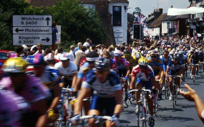 El presidente del ciclismo habla sobre la propuesta de cobrar entrada al Tour de Francia