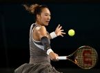 Primeras sorpresas en Melbourne: Zheng fuera y Sabalenko evita la eliminación por los pelos