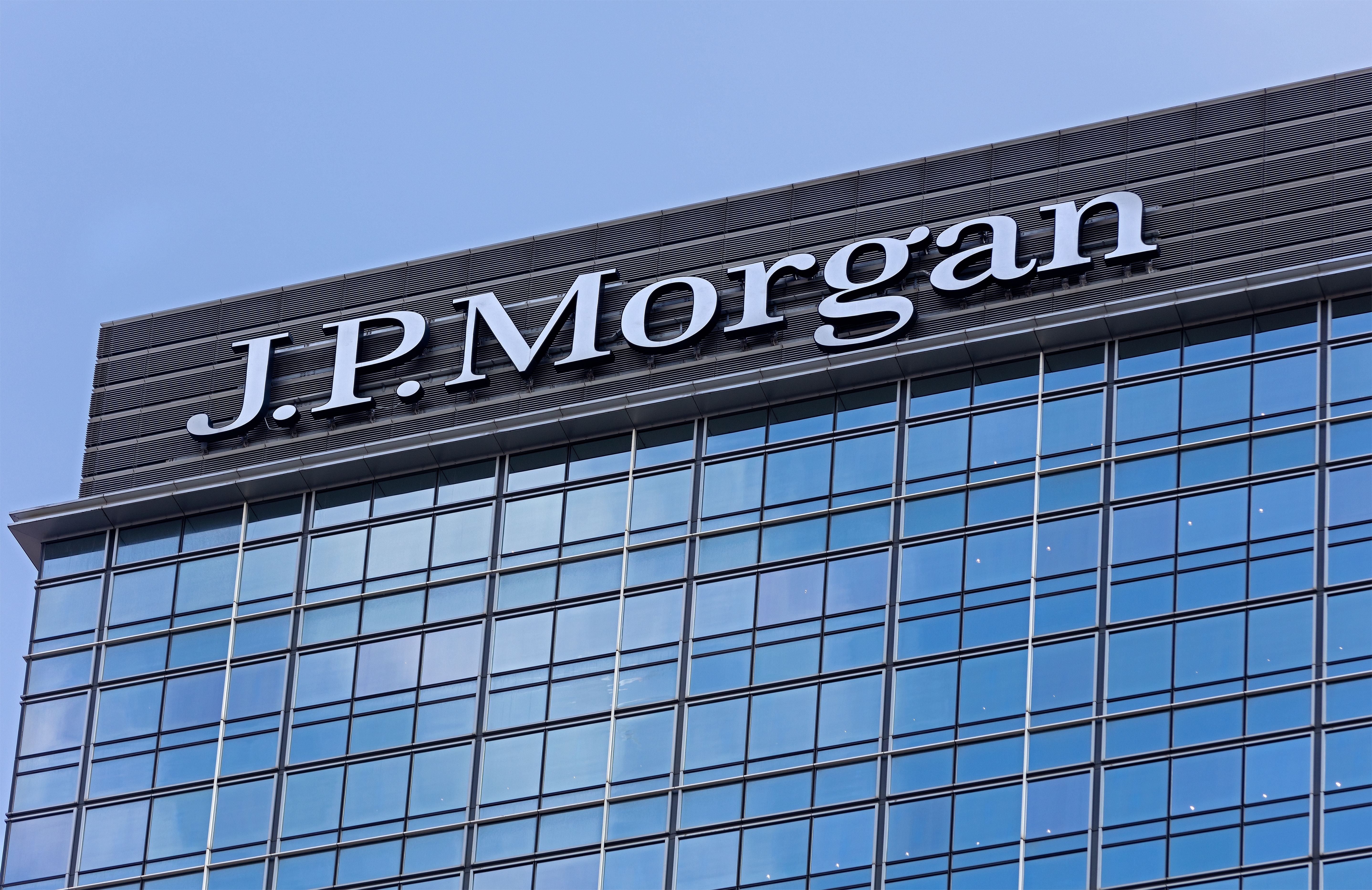 El director general de JPMorgan va a liderar un grupo sectorial dedicado a la evaluación de riesgos de la IA
