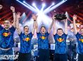 Team Redline defiende su título de la Copa del Mundo de Esports reclamando el trofeo 2025
