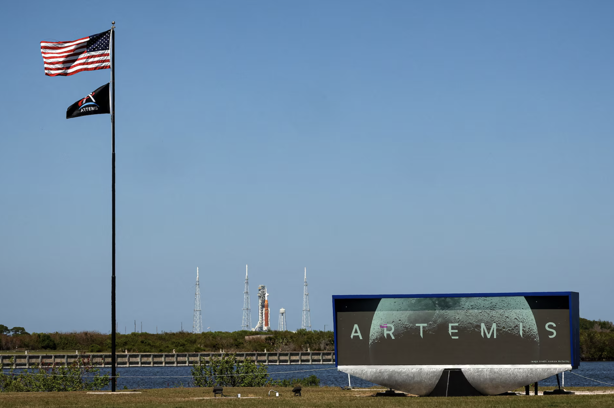 Los astronautas de la NASA inician los preparativos finales para el primer viaje tripulado hacia la Luna en más de 50 años