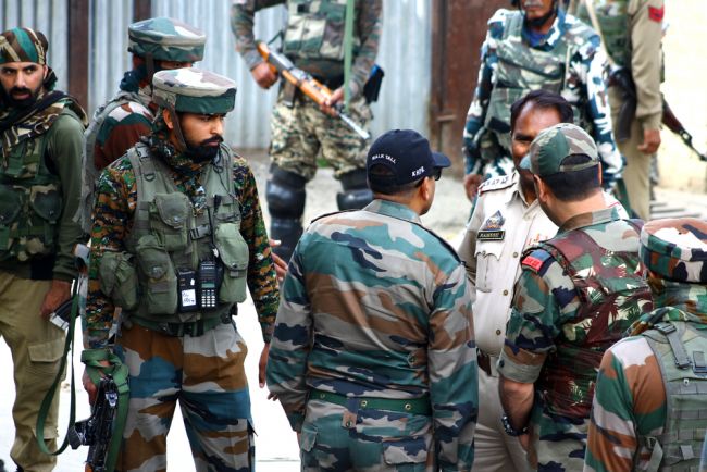 Cachemira: Aumentan las tensiones: Pakistán prueba misiles e India ordena ejercicios de seguridad