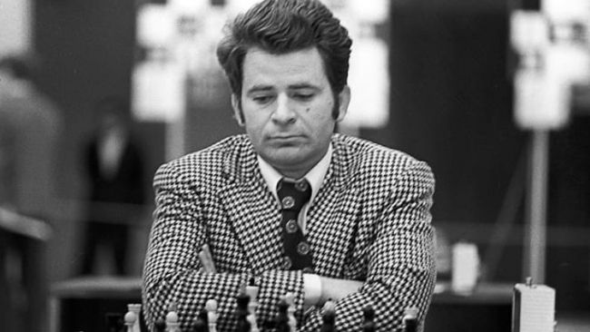 Boris Spassky, campeón de ajedrez soviético que perdió la "partida del siglo", muere a los 88 años
