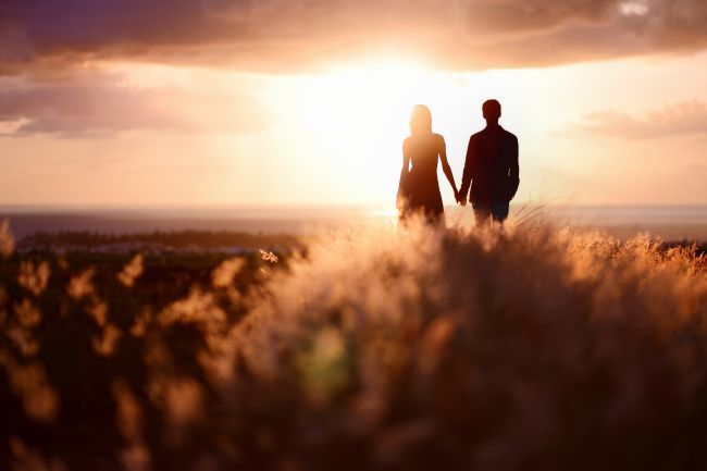 Tanto los hombres como las mujeres prefieren parejas más jóvenes