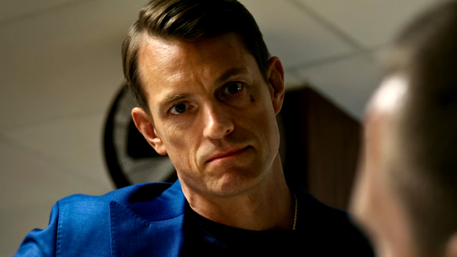 Tras 15 años en Hollywood, Joel Kinnaman descubre que su sueco está un poco oxidado
