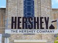 Se prepara una película sobre el chocolate Hershey con el director de Chicas Malas al timón