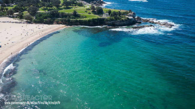 Sydney reabre la playa de Coogee con vigilancia con drones tras el ataque de un tiburón el pasado fin de semana