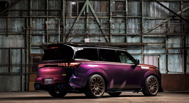 Echa un vistazo a este SUV Infinity con un motor GT-R en el interior