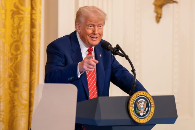La gira de Trump por el Golfo se acerca a su fin, mientras EAU impulsa su estatus de potencia en IA