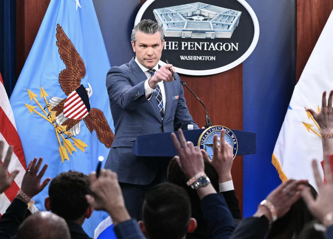 Hegseth insiste en que Trump no estaba al corriente de los ataques al yacimiento de gas de South Pars: "No sabía nada".