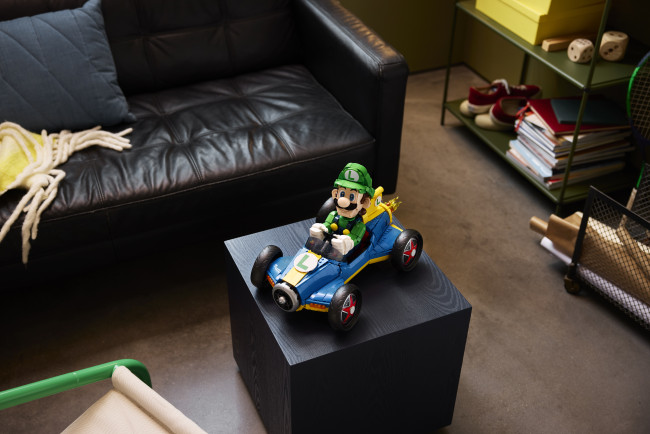 Luigi recibe el tratamiento Lego Mario Kart con el set Mach 8