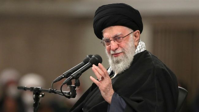 El líder supremo de Irán rechaza las conversaciones nucleares con Estados Unidos
