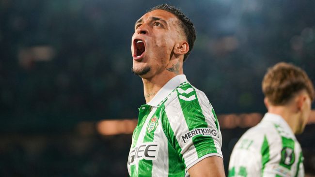 El Betis compara las estadísticas de Antony con las de Vini Jr: "Sólo hay un claro aspirante al Balón de Oro"