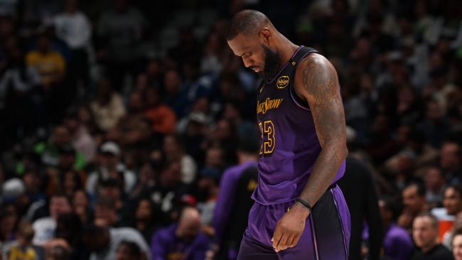 El declive de LeBron James: tuvo las peores estadísticas de su carrera en una aplastante derrota 109-80