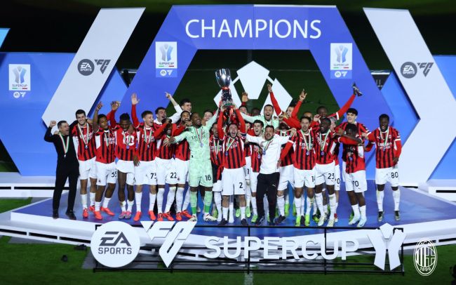 El Milan remonta y vence al Inter por 3-2 en la Supercoppa Italiana en Riad