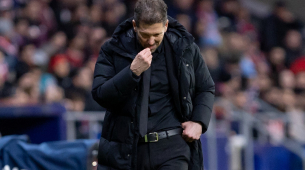 El Atlético de Madrid y sus fans se quejan de tres penaltis no pitados contra el Arsenal