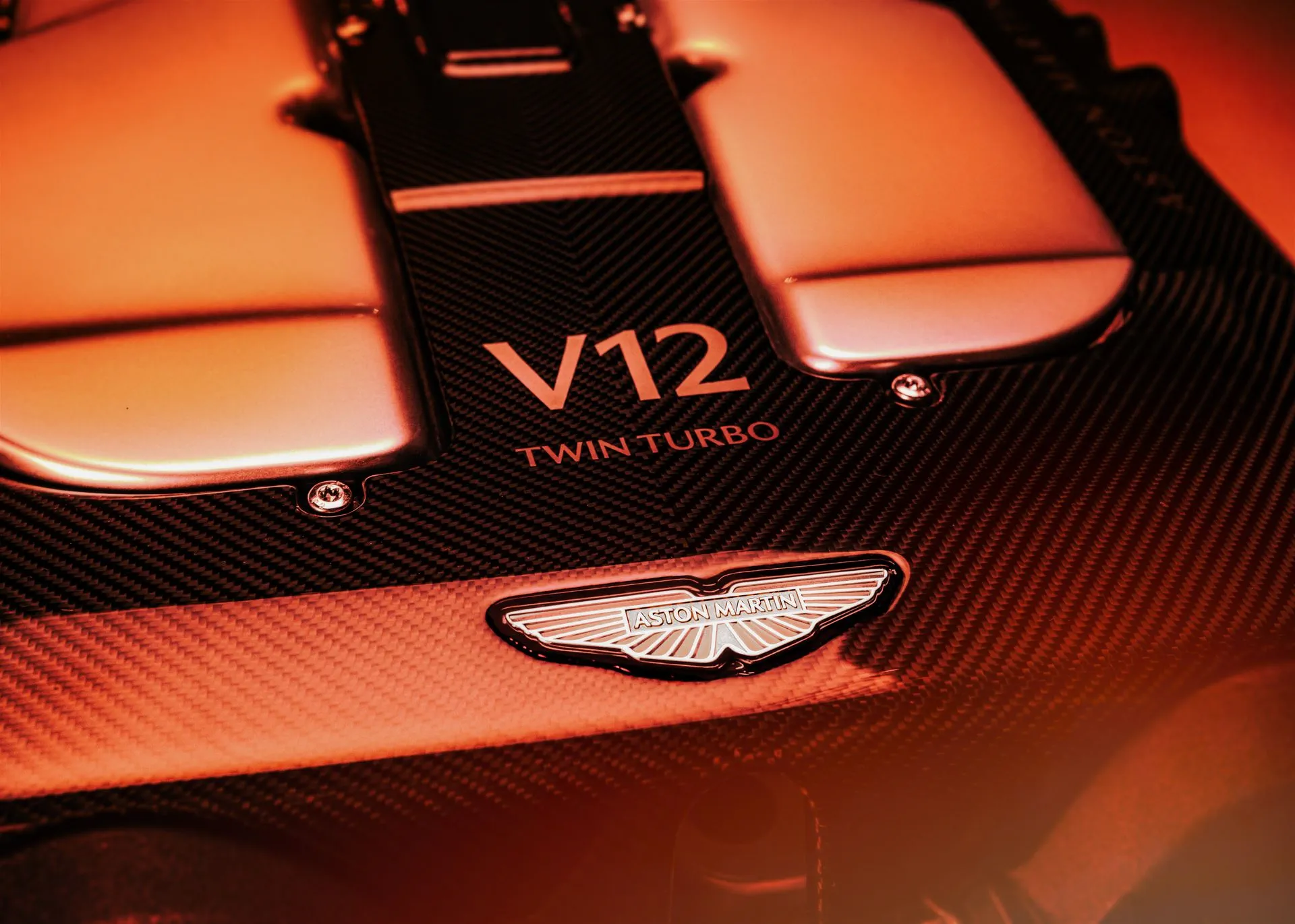 Aston Martin desvela un nuevo motor V12 que marcará el inicio de un nuevo amanecer V12 para el fabricante de automóviles