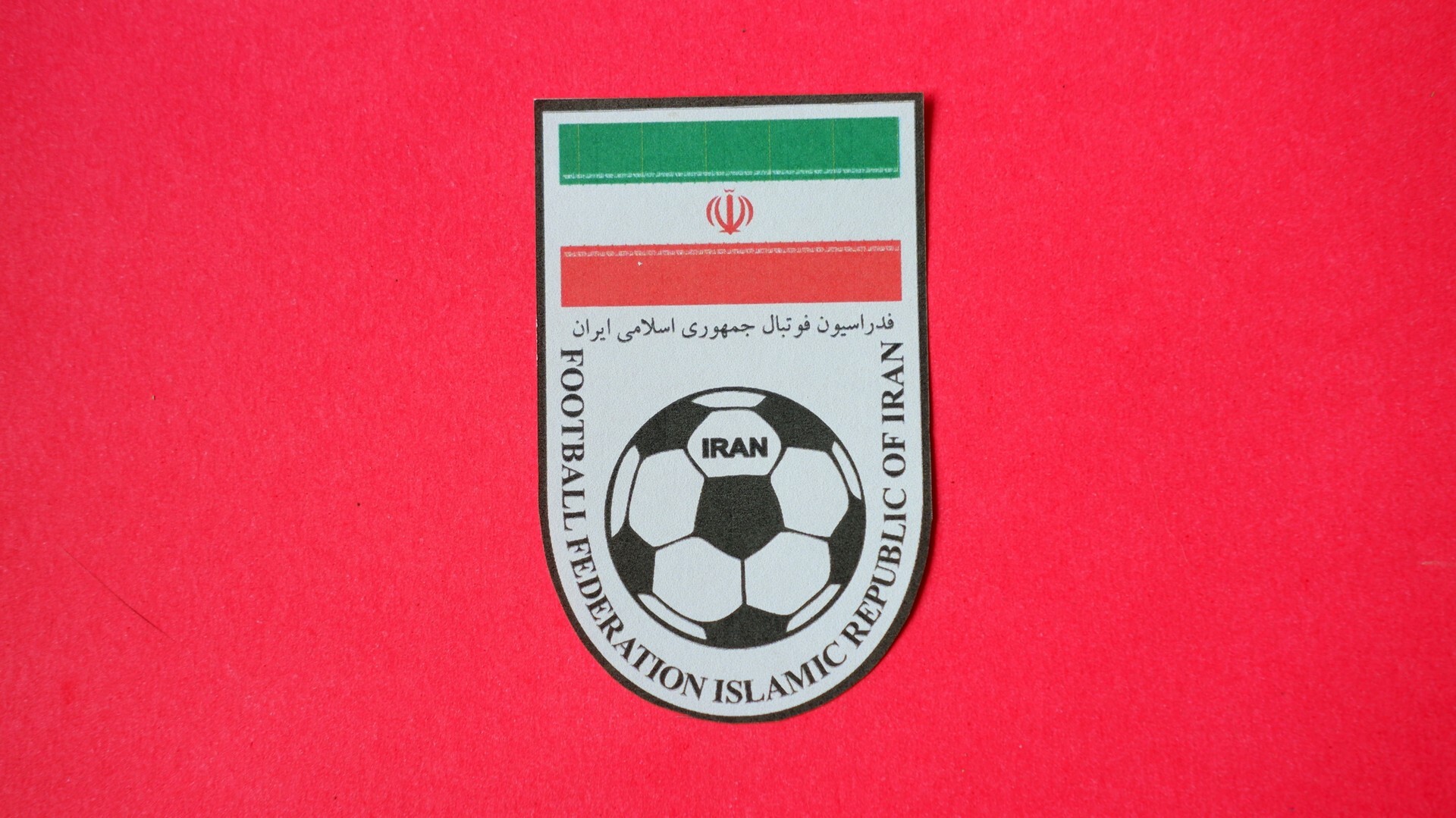 Irán empata en su debut, el entrenador dice que son el equipo más oprimido de la historia del Mundial