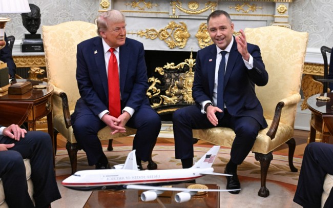 Trump señala un mayor compromiso militar de Estados Unidos con Polonia