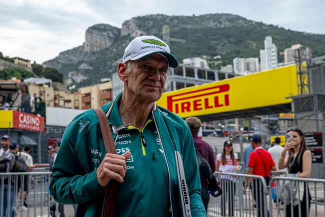 Adrian Newey aporta algo de optimismo a Aston Martin: "quizá el quinto mejor chasis"