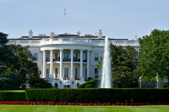 Trump planea un "enorme" búnker bajo el salón de baile de la Casa Blanca