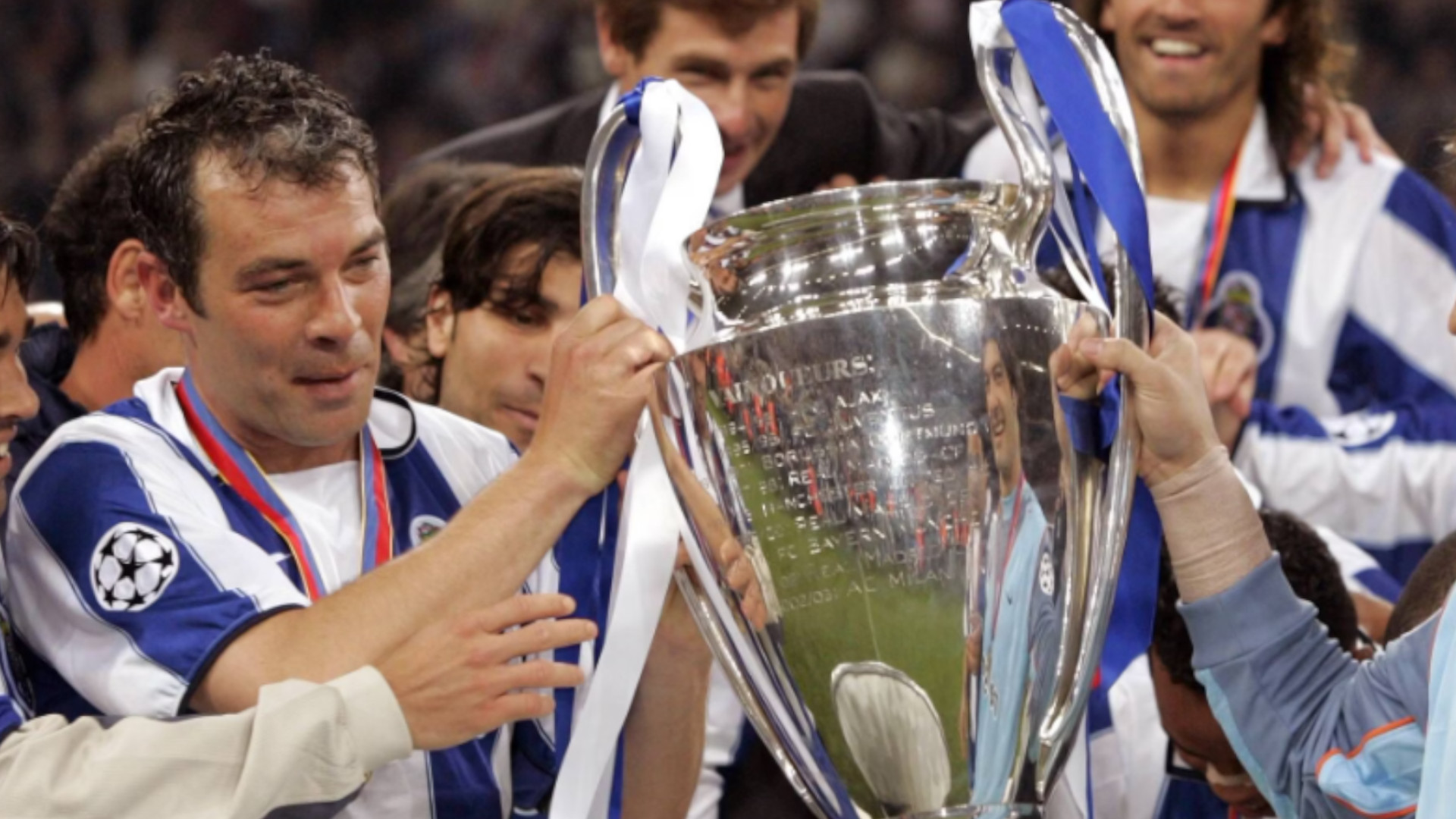 Porto rinde homenaje a Jorge Costa, su capitán fallecido repentinamente