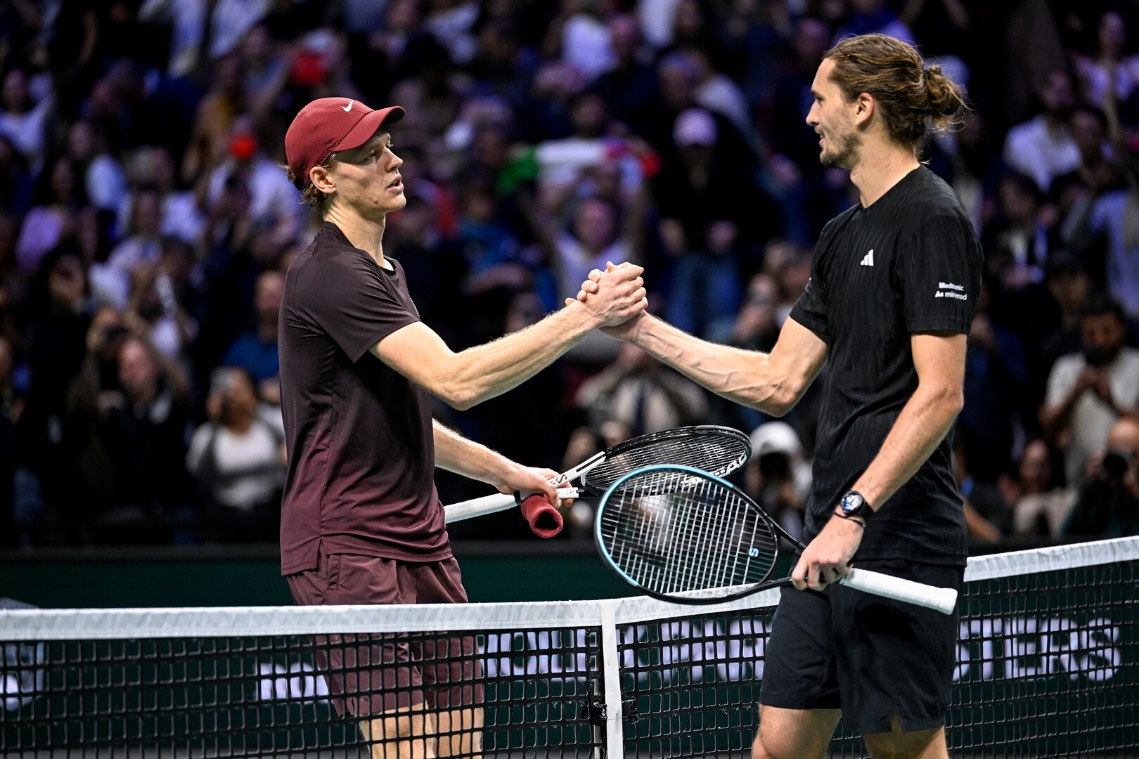 Alexander Zverev considera a Jannik Sinner «el mejor jugador del mundo», a pesar de que ambos juegan a un «nivel muy similar