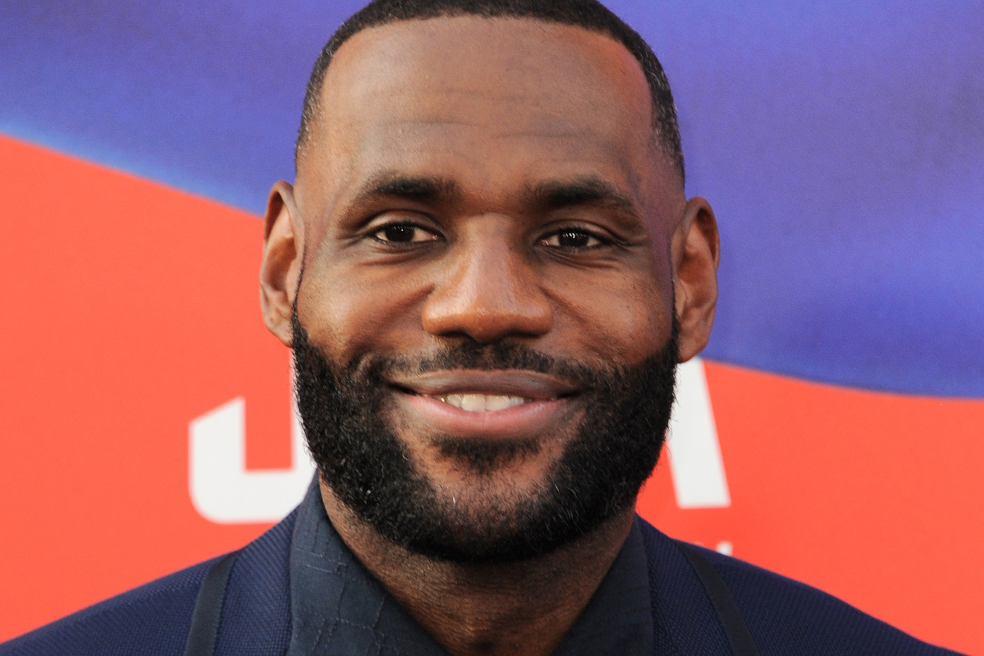 LeBron James recuerda su edad "30 de diciembre de 1984"
