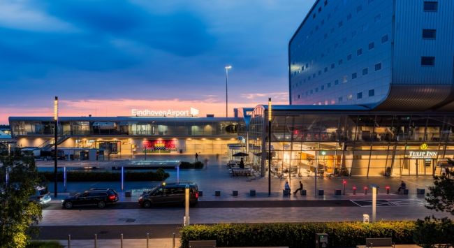 El avistamiento de drones obliga a cerrar durante horas el aeropuerto de Eindhoven