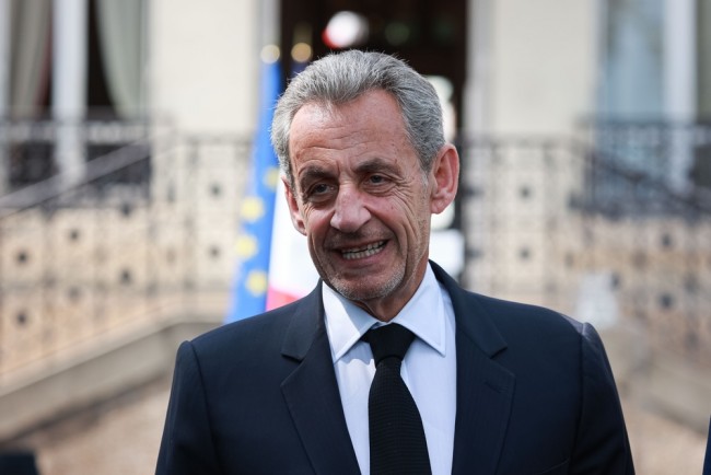 Sarkozy, ex presidente francés, inicia una condena de cinco años de prisión