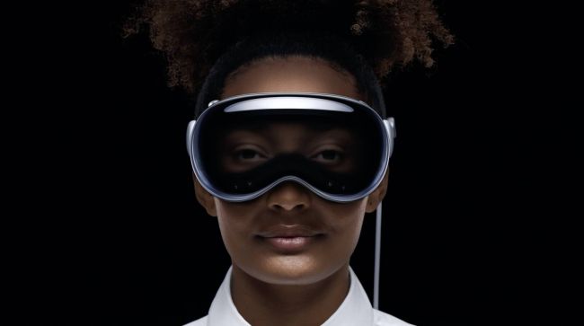 Apple entra en la realidad virtual con sus cascos Apple Vision Pro