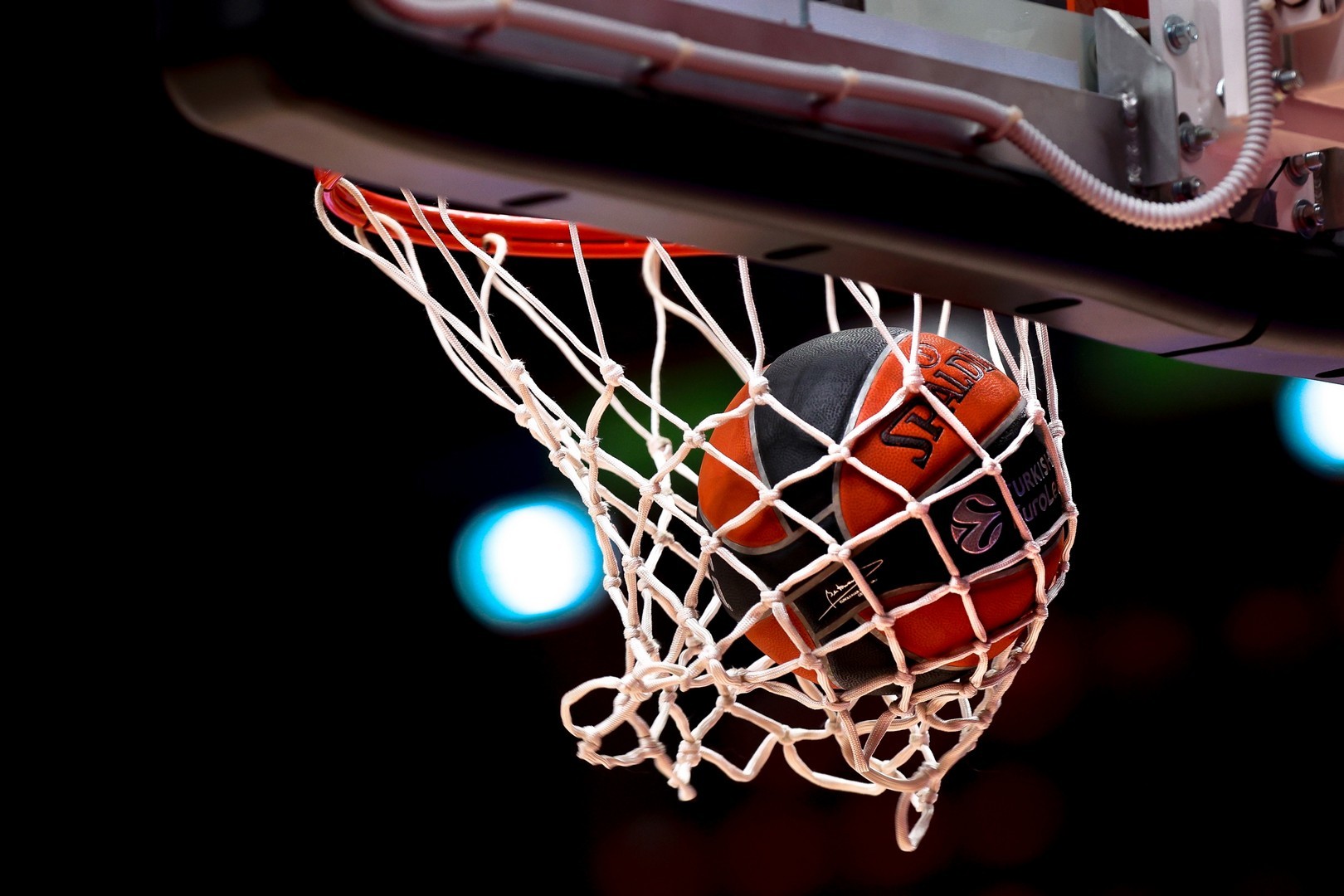 Real Madrid y Barça se juegan las plazas de play-offs de la Euroliga el último día