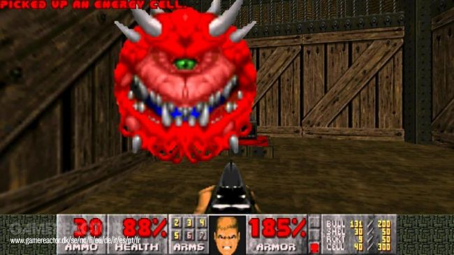 Esta lente convierte tu vida en un videojuego nostálgico pixelado