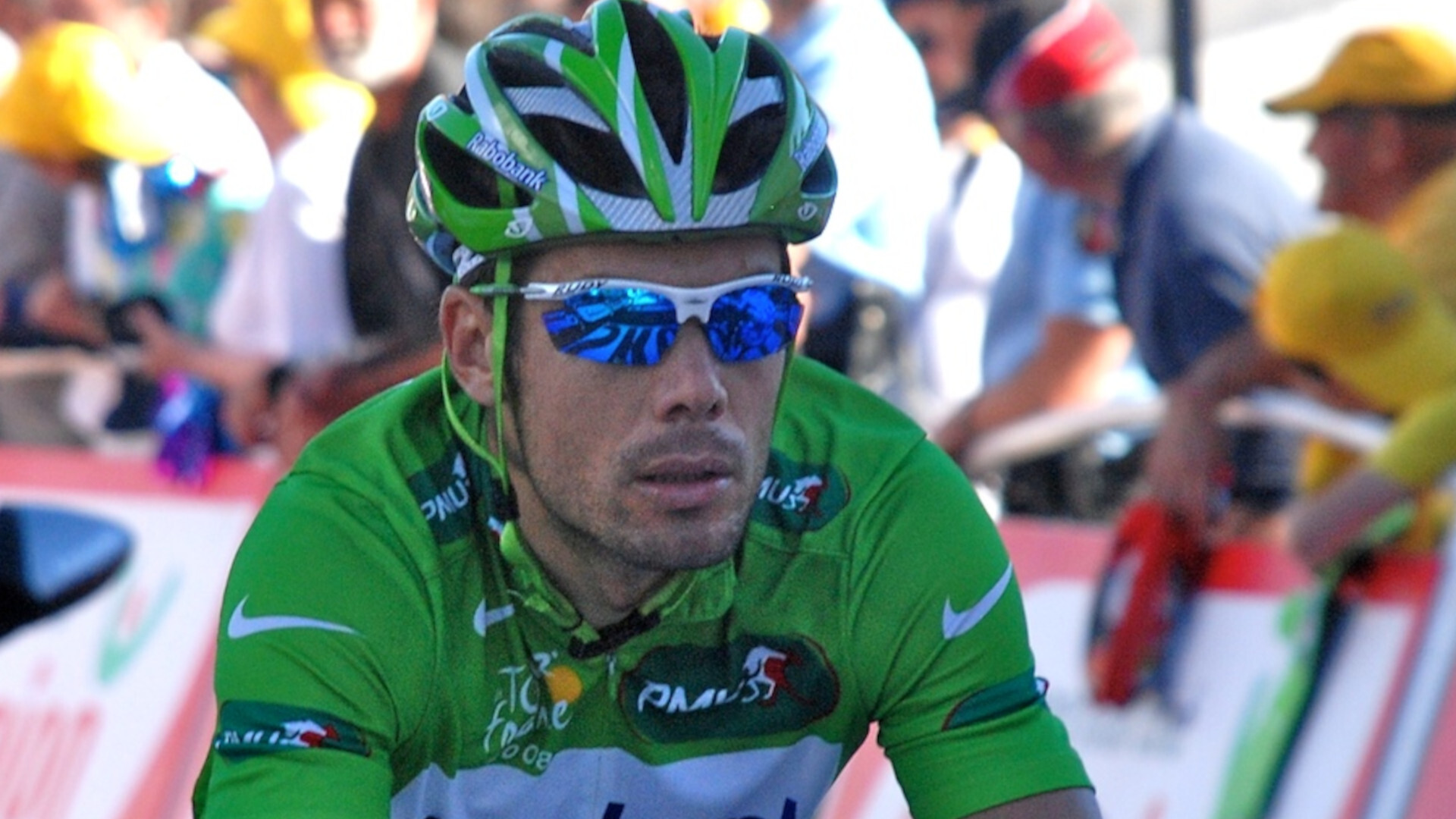 El ex campeón del mundo de ciclismo en ruta Óscar Freire, detenido por malos tratos en el ámbito familiar y condenado por difamación