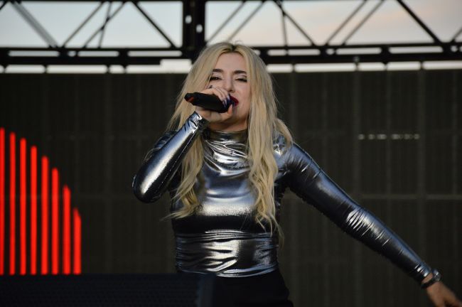 La estrella del pop cancela su gira mundial dos semanas después de anunciarla por primera vez